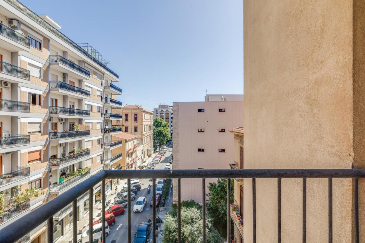 Residenza Dei Poeti - Roomy And Modern Flat Palermo Luaran gambar