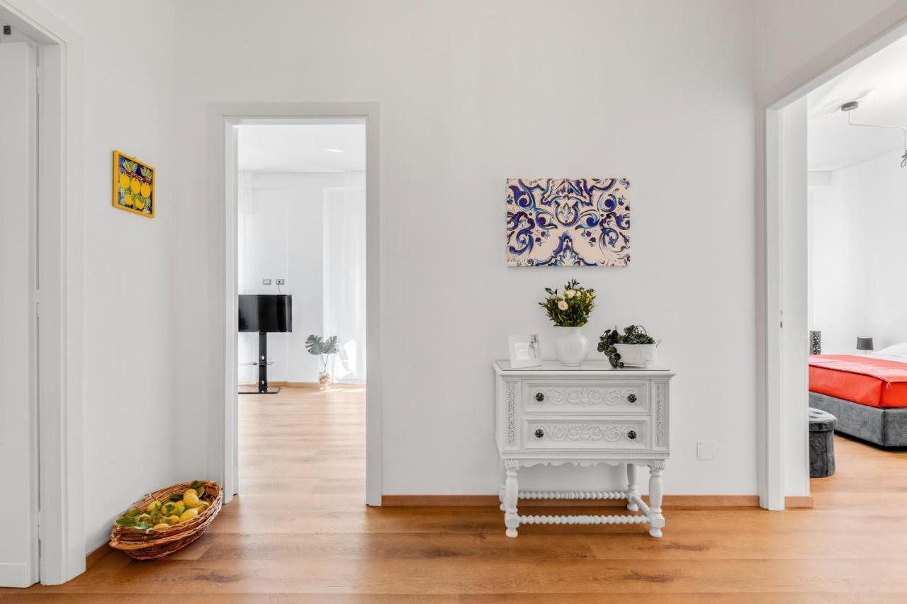 Residenza Dei Poeti - Roomy And Modern Flat Palermo Luaran gambar