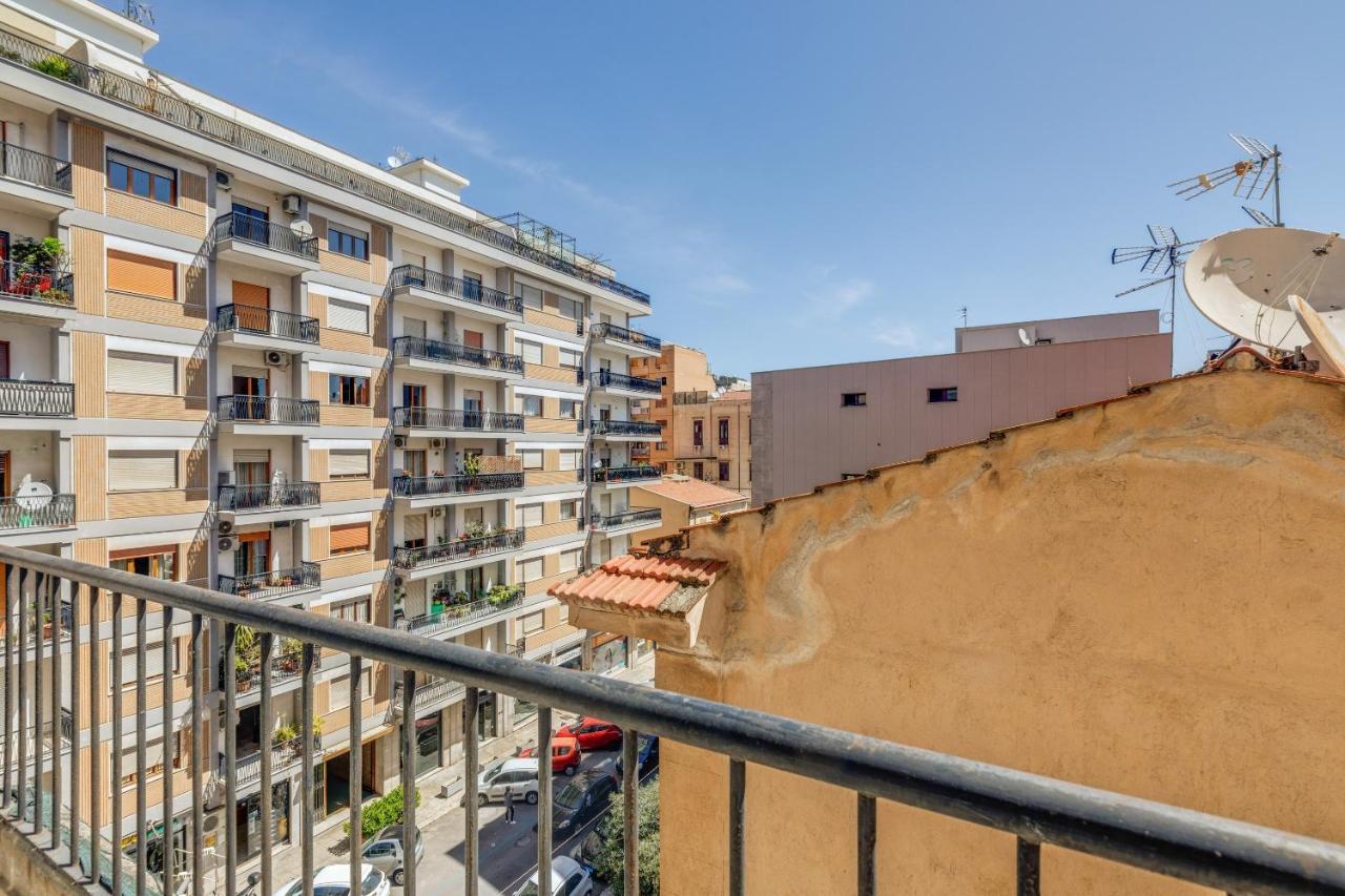 Residenza Dei Poeti - Roomy And Modern Flat Palermo Luaran gambar